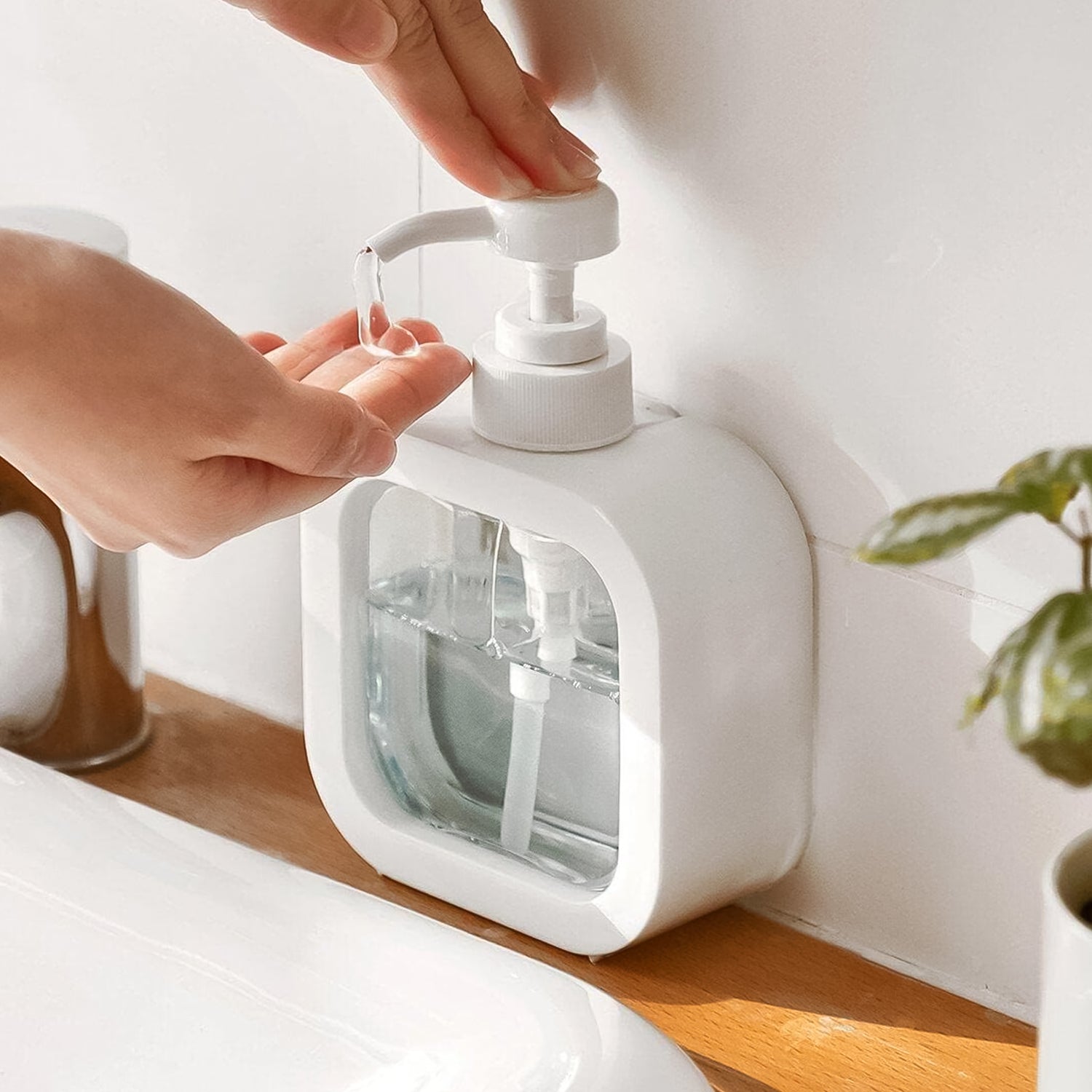 Snap sink Dispenser Plastic Clear Empty Pump Lotion Bottles (1 Set) Snap sink Dispenser Plastic Clear Empty Pump Lotion Bottles (1 Set)